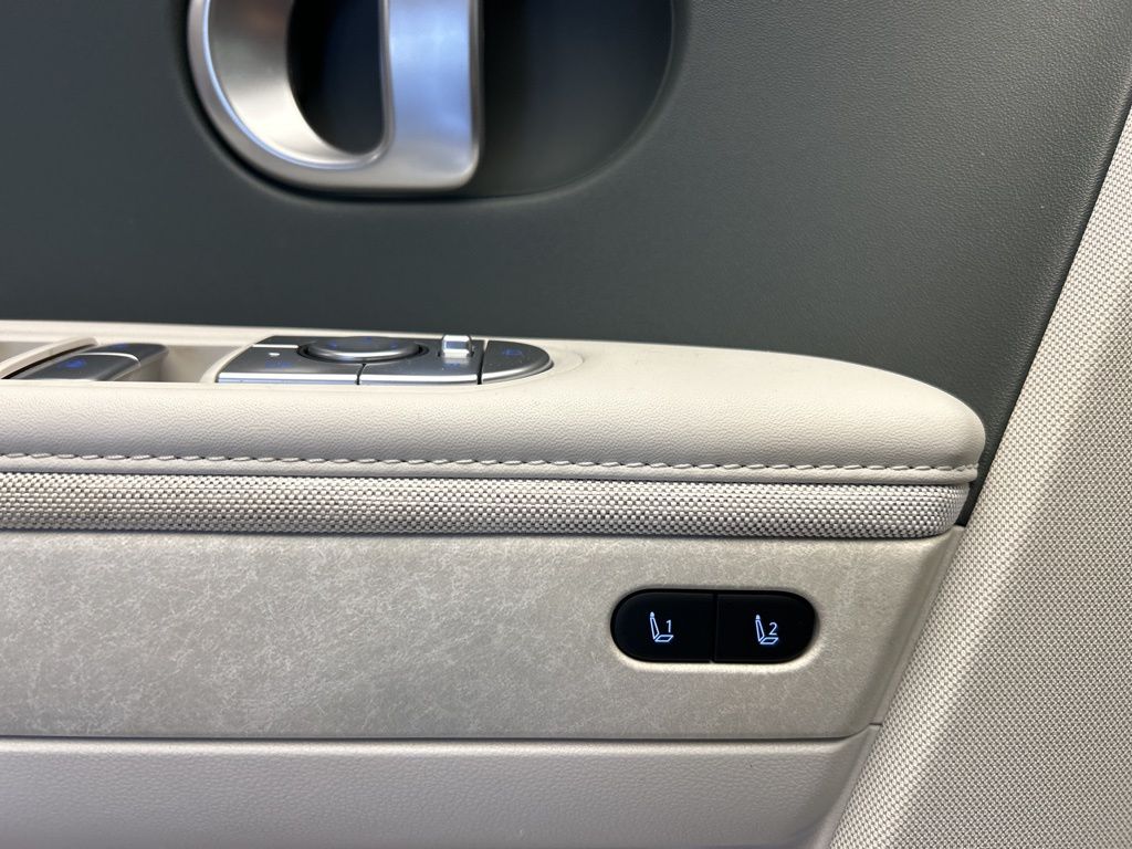 Thumbnail: 2023 Hyundai Ioniq 5 - 25