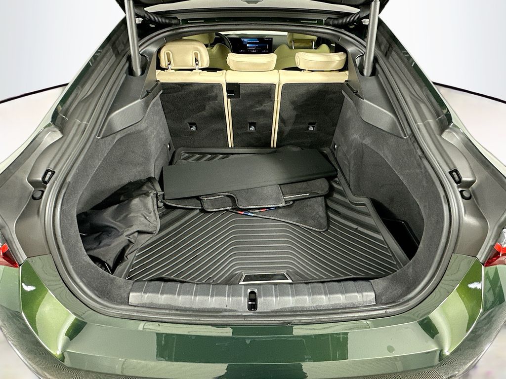 2024 BMW i4 eDrive35 26
