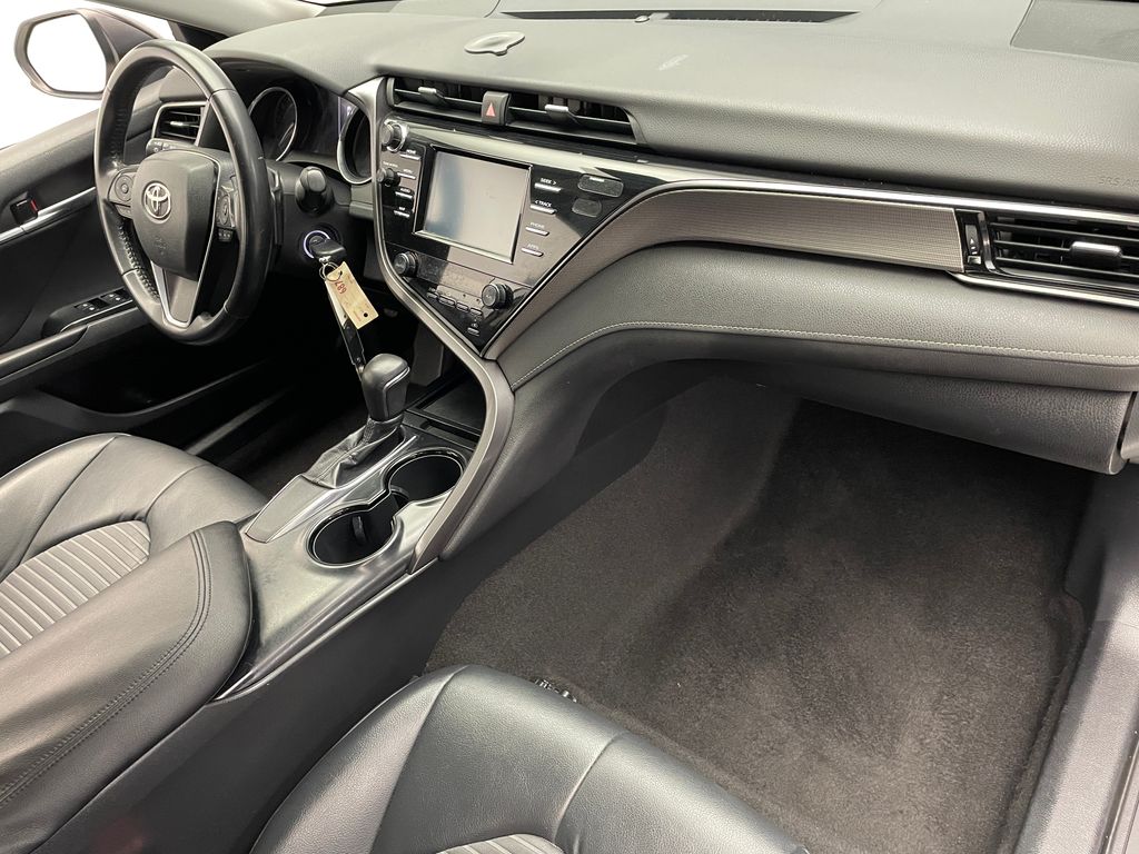 2019 Toyota Camry SE 15