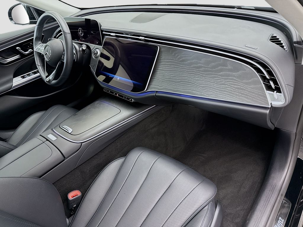 Thumbnail: 2025 Mercedes-Benz E-Class - 16