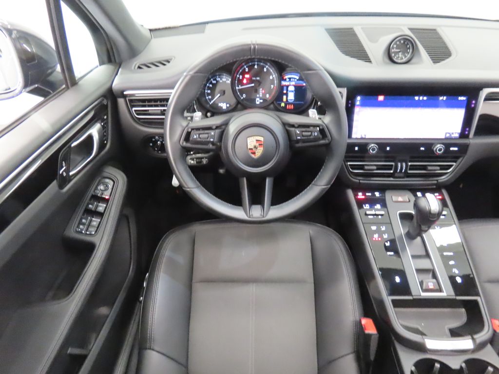 Thumbnail: 2025 Porsche Macan - 16