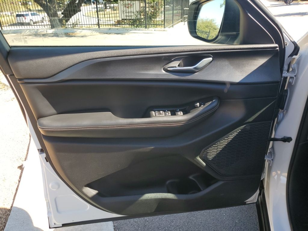 Used Car 2024 Jeep Grand Cherokee  Laredo For Sale Under $25,000 In Austin, Texas