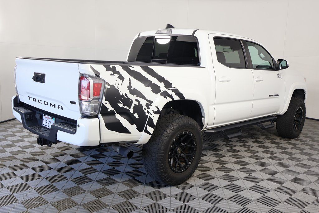 Thumbnail: 2022 Toyota Tacoma - 4