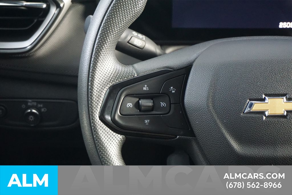 Used 2025 Blue Chevrolet LT image 26