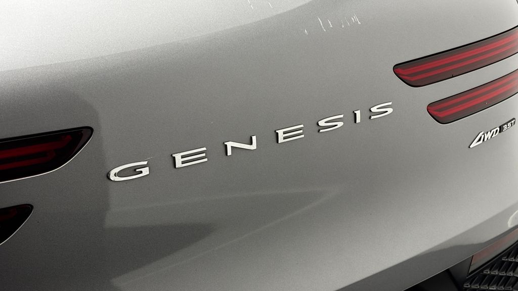 Thumbnail: 2023 Genesis GV70 - 8