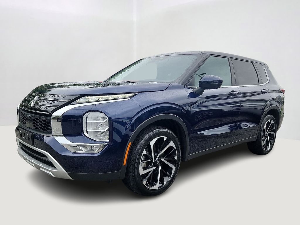 Thumbnail: 2024 Mitsubishi Outlander - 1