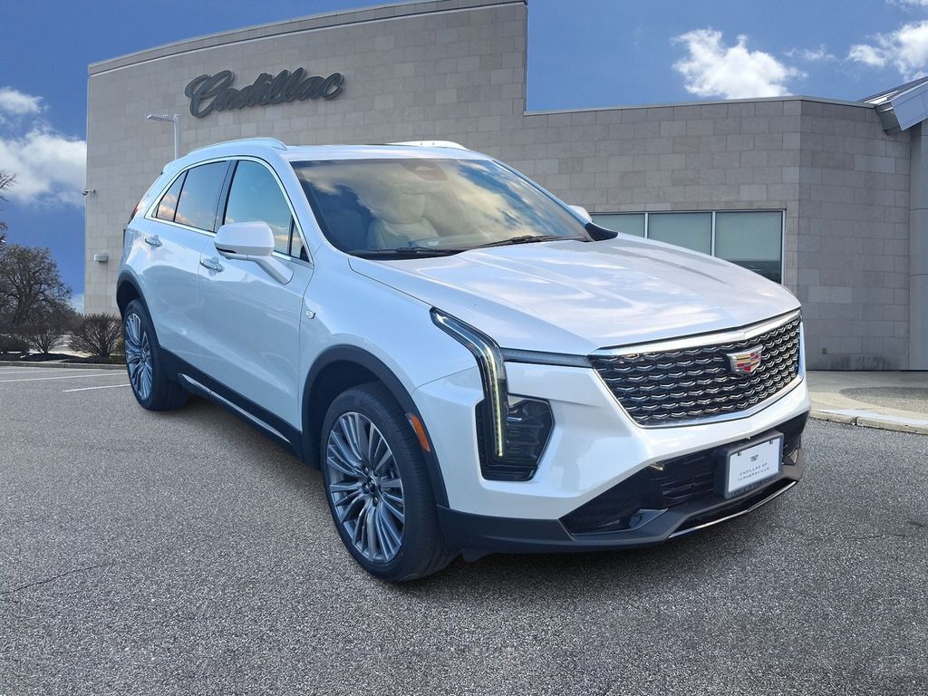 2025 Cadillac XT4 Premium Luxury 2