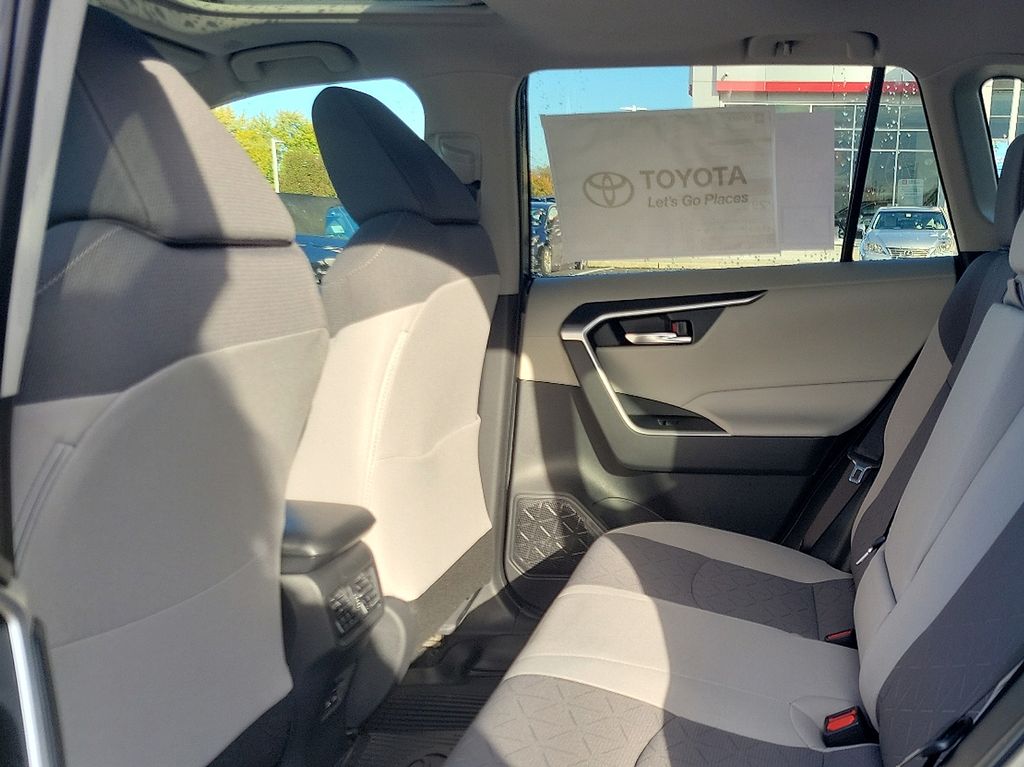 Thumbnail: 2025 Toyota RAV4 - 8