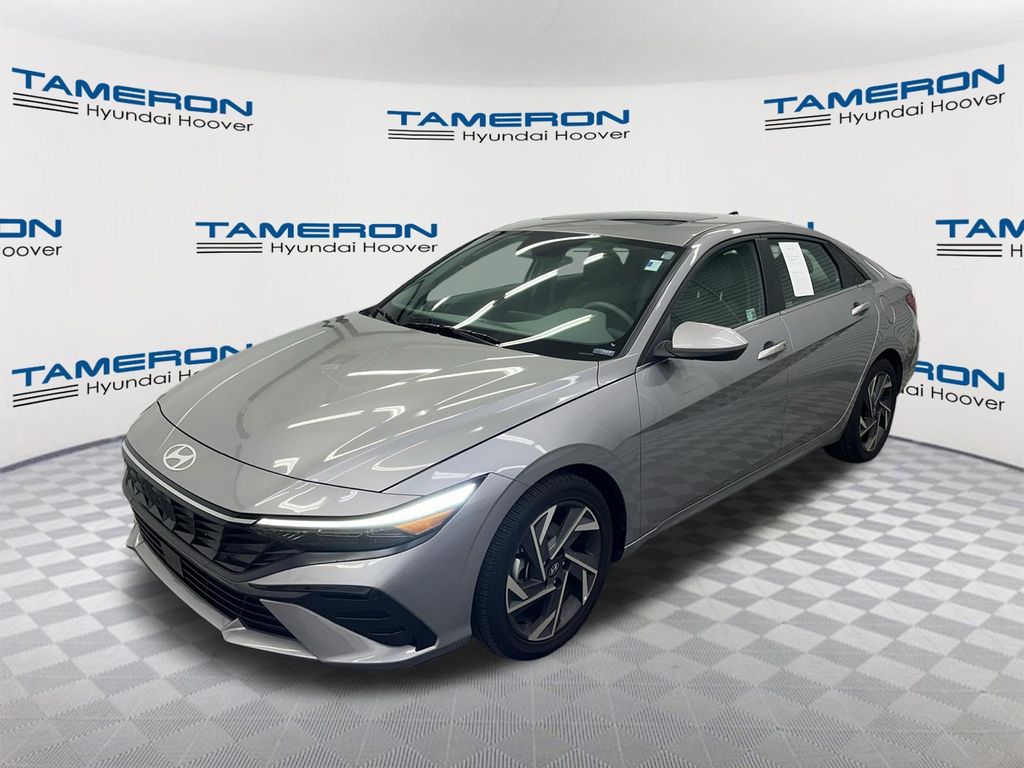 Fluid Metal 2025 Hyundai Elantra SEL Convenience FWD Sedan Front-Wheel Drive Continuously Variable Transmission