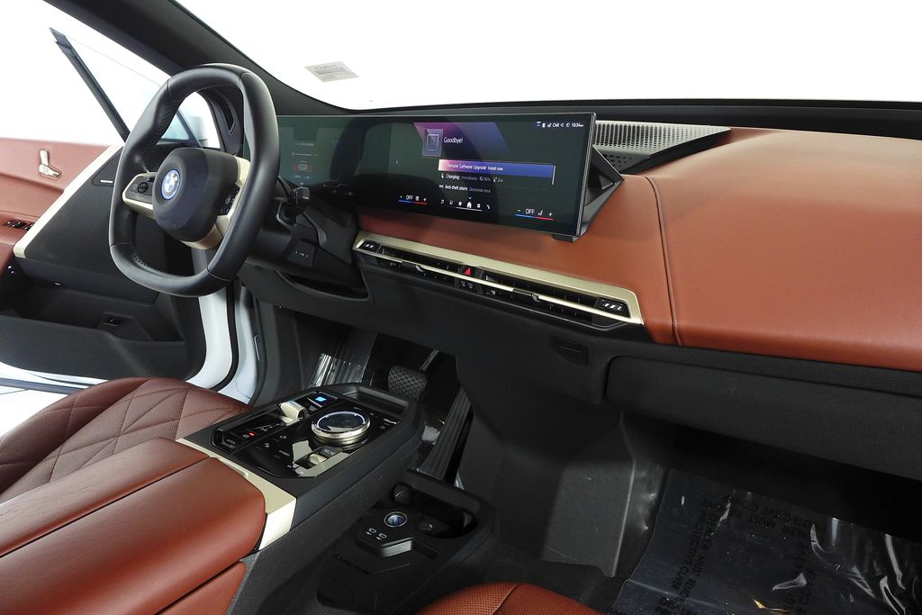 Thumbnail: 2024 BMW iX - 12