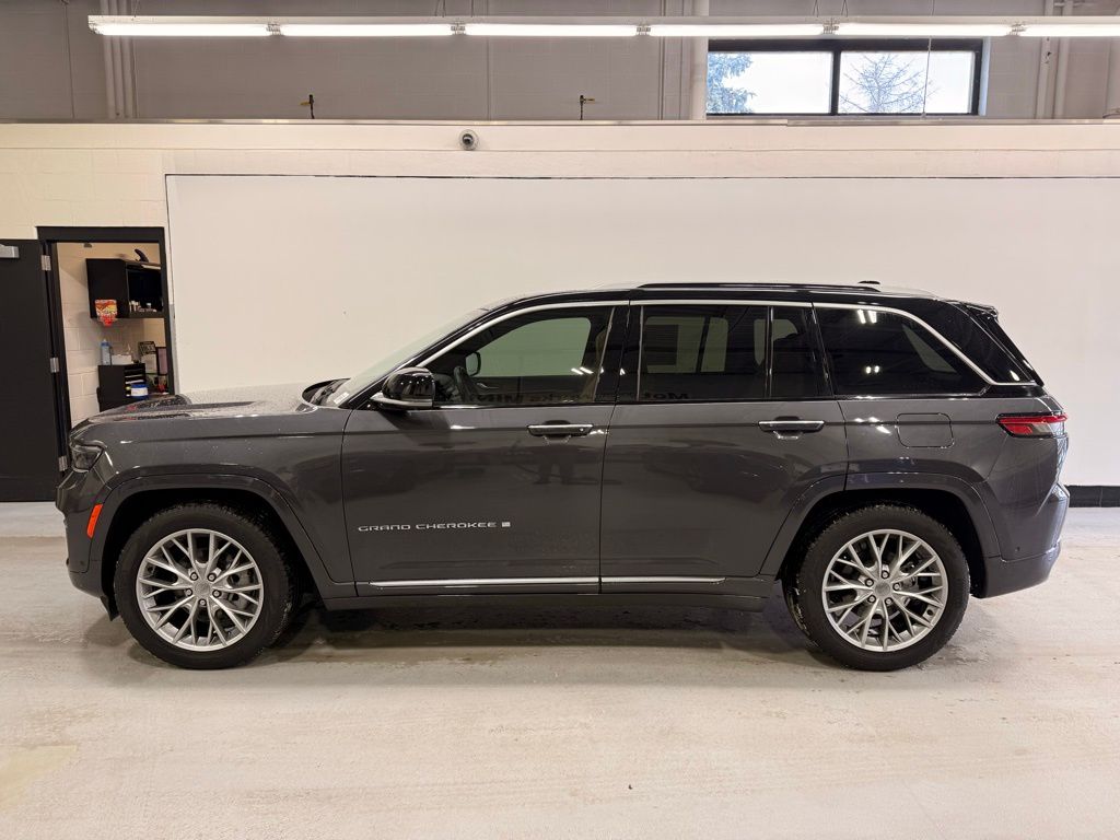 Thumbnail: 2022 Jeep Grand Cherokee - 2