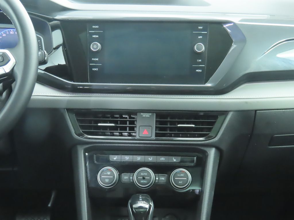 Thumbnail: 2022 Volkswagen Taos - 14