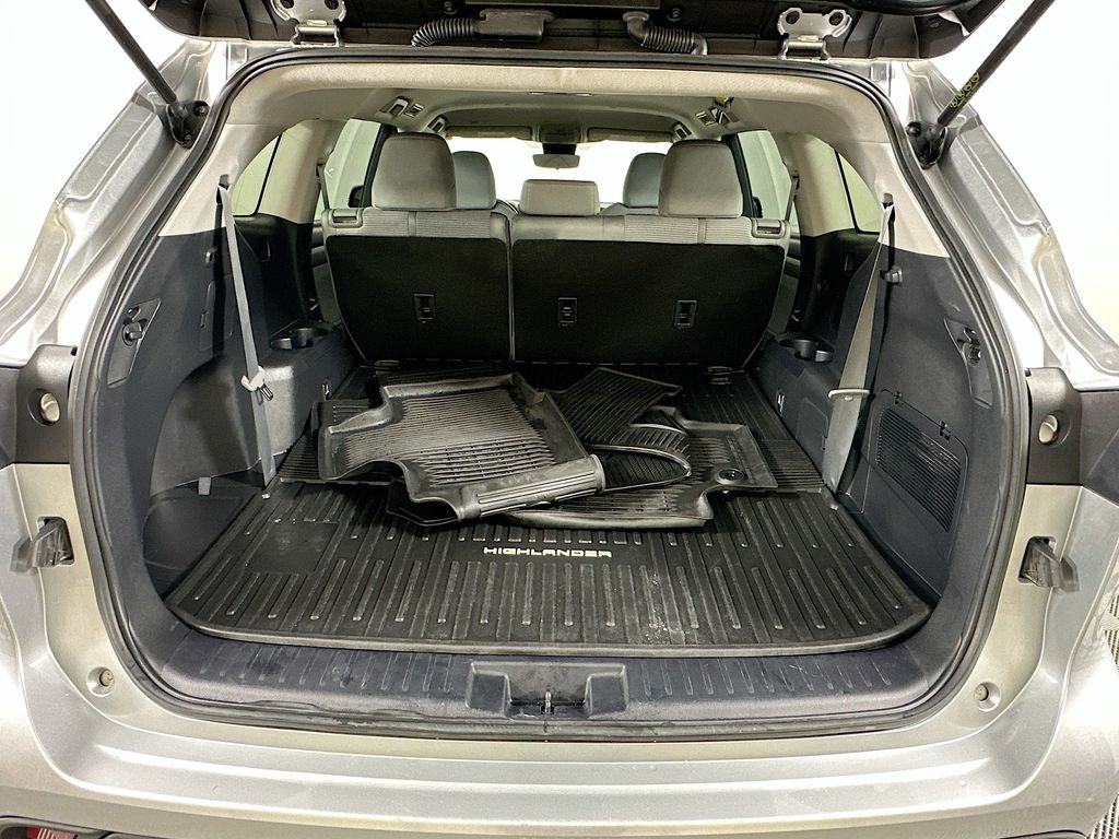 2022 Toyota Highlander L 25