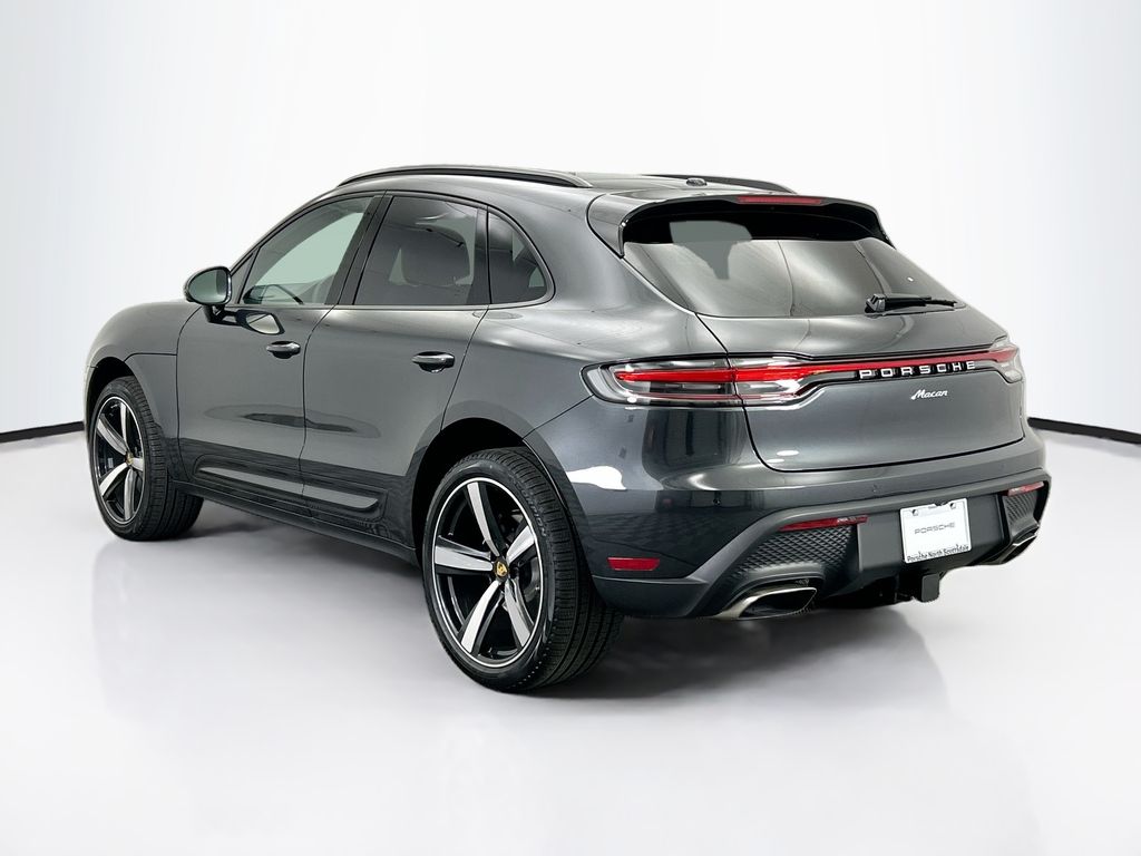 Thumbnail: 2026 Porsche Macan - 3