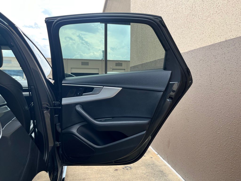 Thumbnail: 2019 Audi A4 - 15