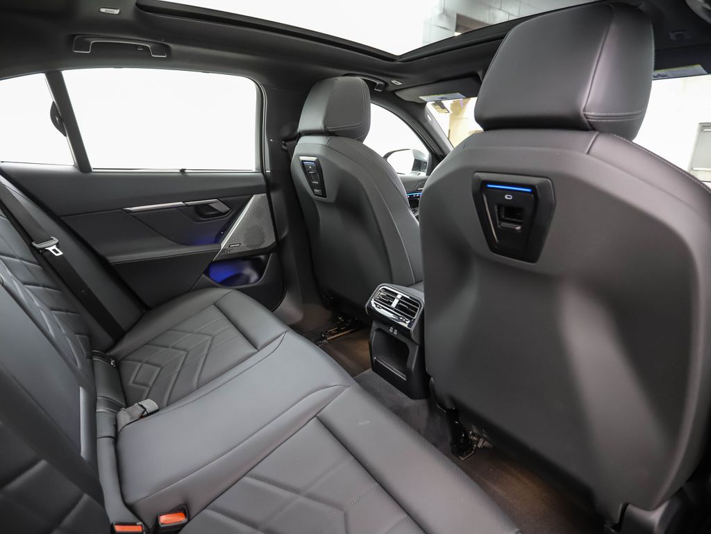 Thumbnail: 2025 BMW i5 - 26