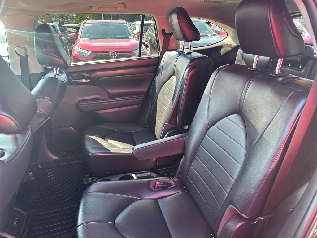 2020 Toyota Highlander XLE photo 37