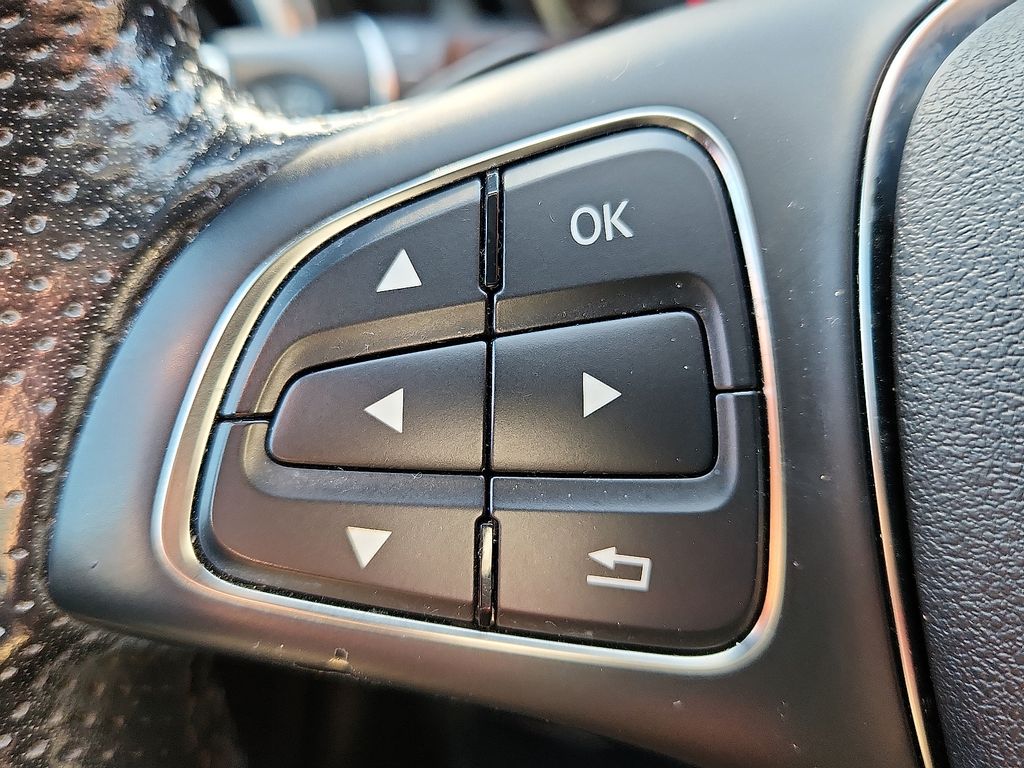 Thumbnail: 2019 Mercedes-Benz GLA - 21