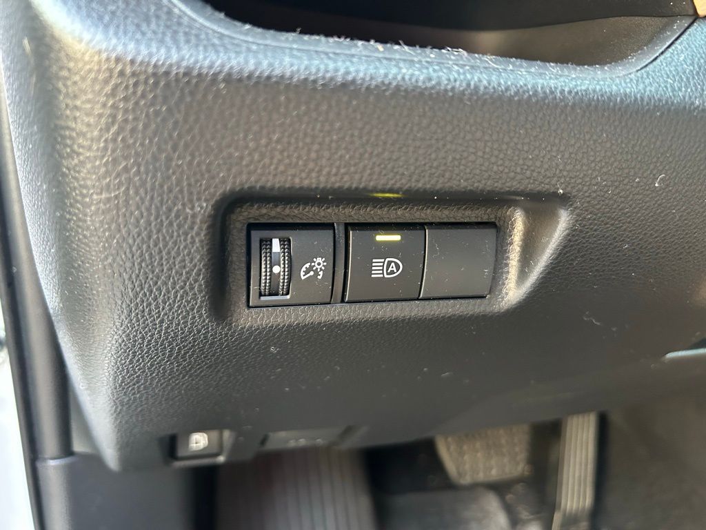 Thumbnail: 2025 Toyota RAV4 - 17