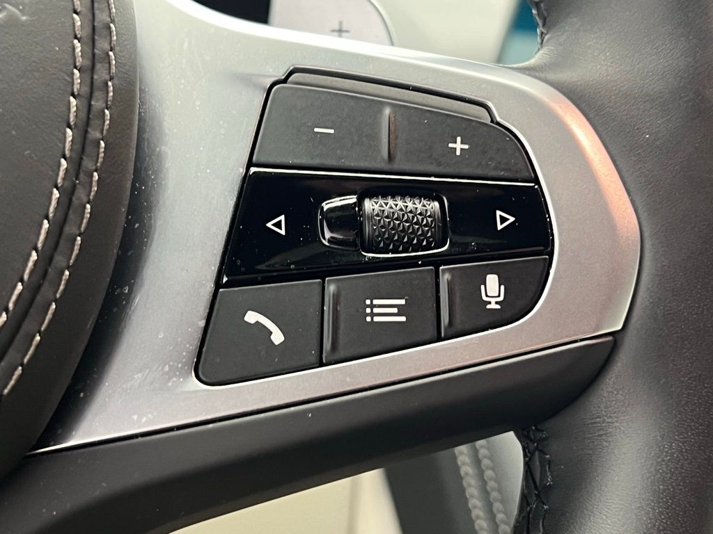 Thumbnail: 2025 BMW 8 Series - 22