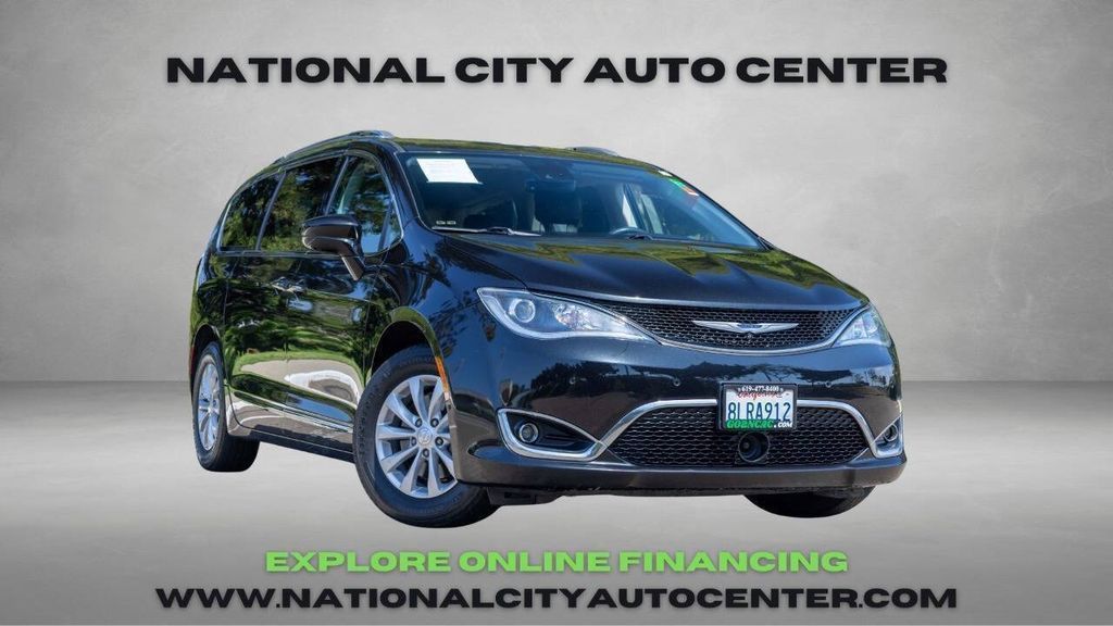 used 2019 Chrysler Pacifica Touring L 4D Passenger Van