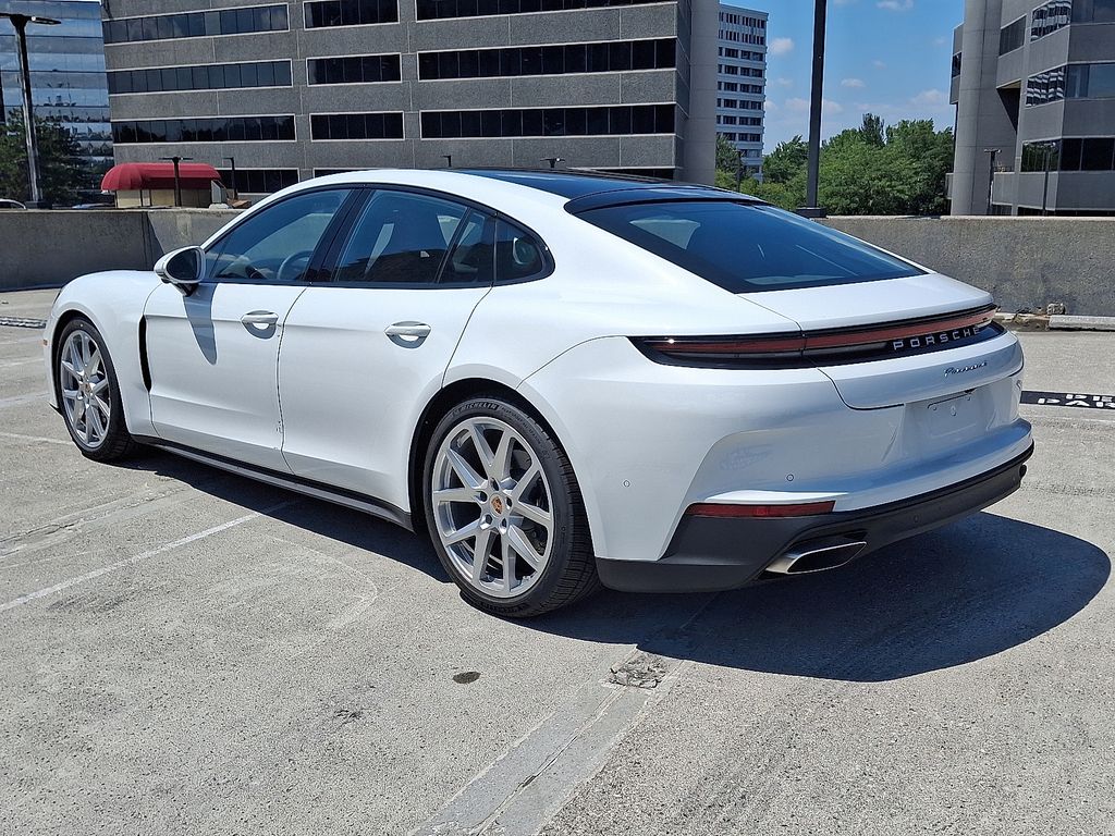 Thumbnail: 2025 Porsche Panamera - 3