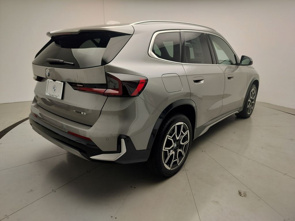 Thumbnail: 2026 BMW X1 - 3
