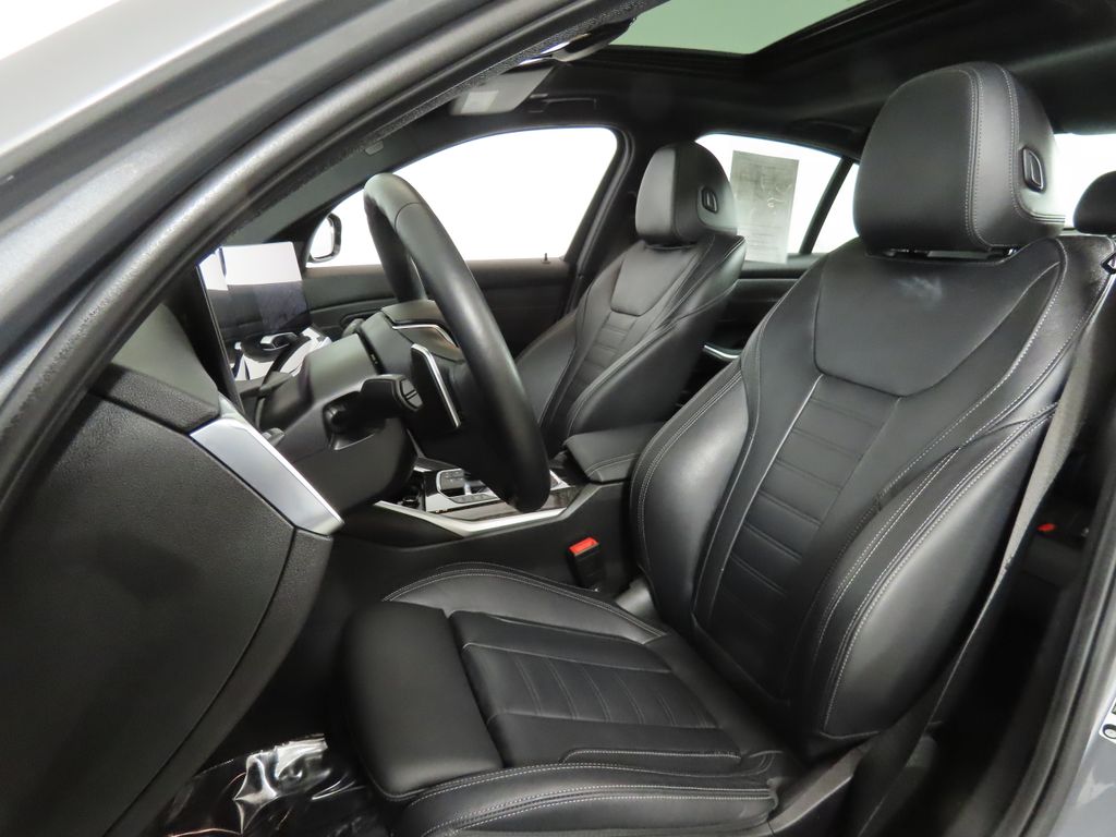 Thumbnail: 2024 BMW 3 Series - 32