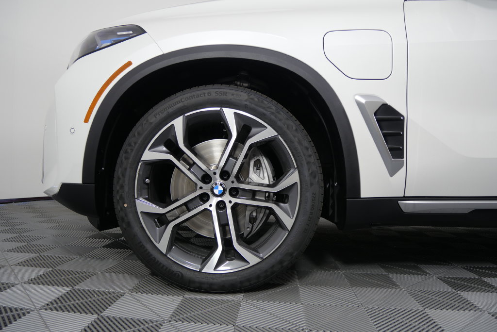Thumbnail: 2026 BMW X5 - 2