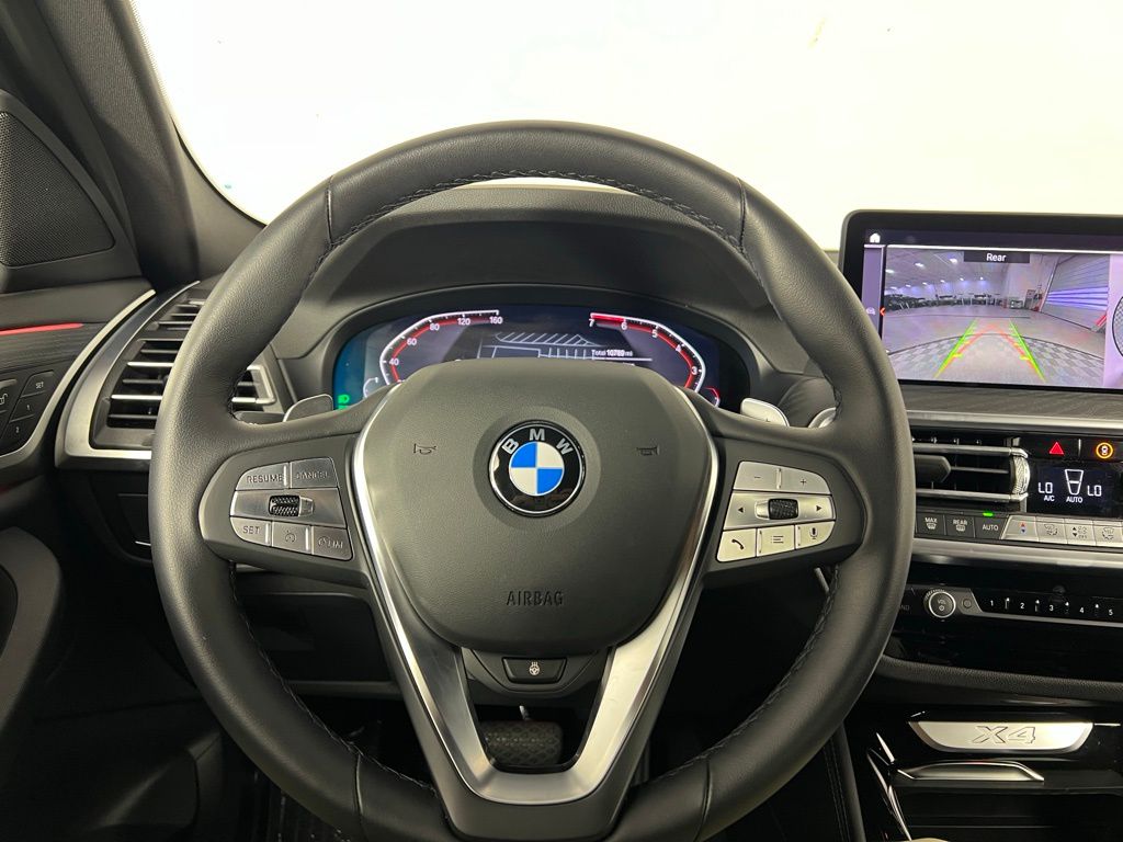 Thumbnail: 2025 BMW X4 - 16