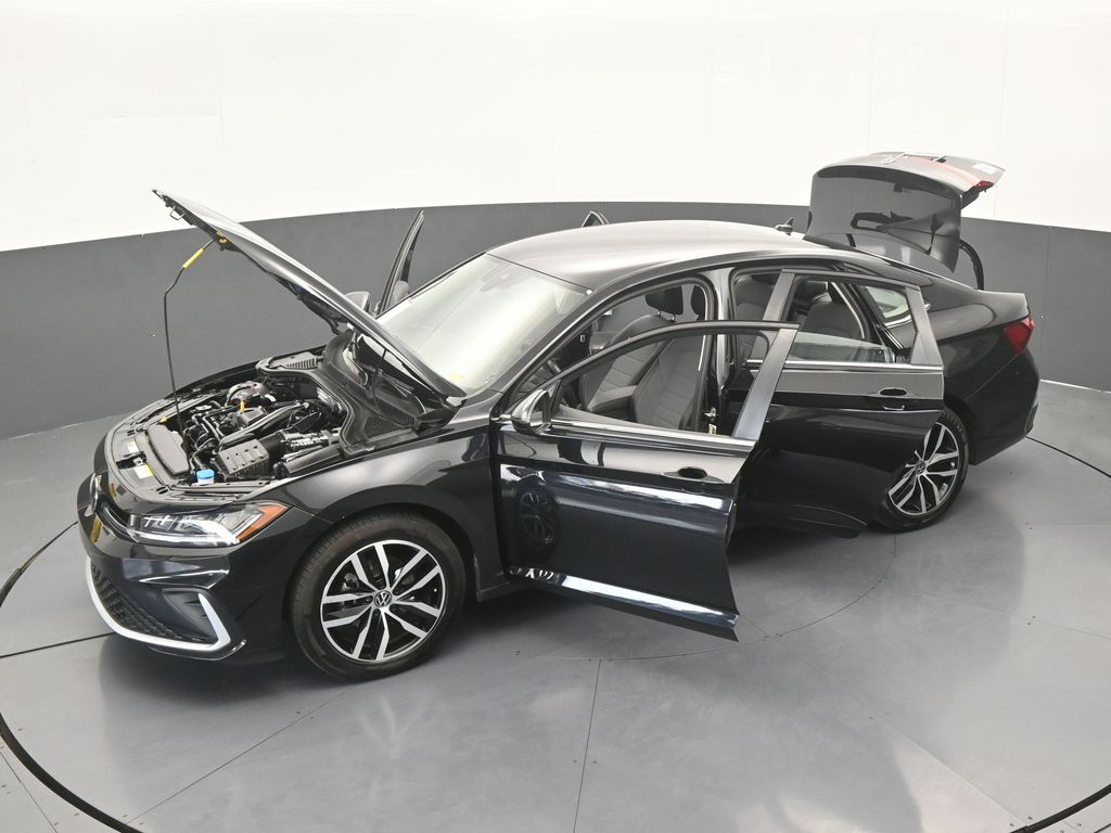 Used 2025 Black Volkswagen 1.5T SE image 61