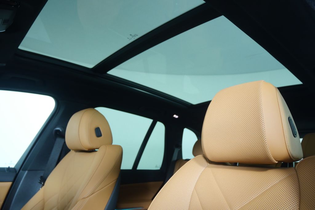 Thumbnail: 2023 BMW X5 - 11