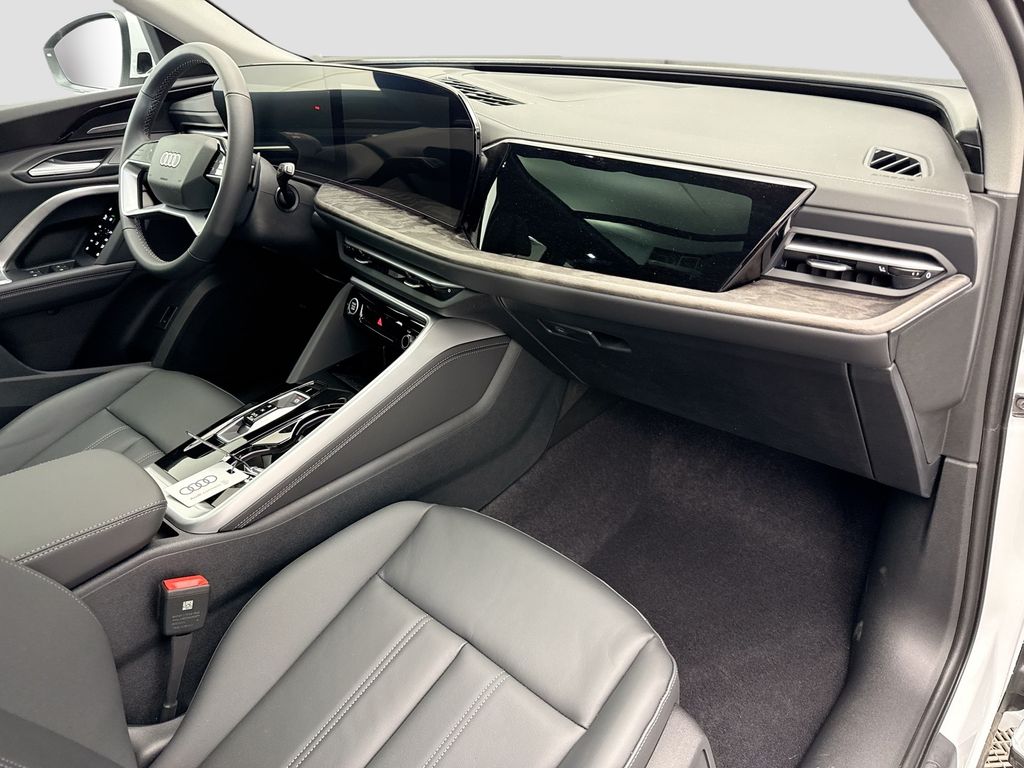 Thumbnail: 2025 Audi Q5 - 16