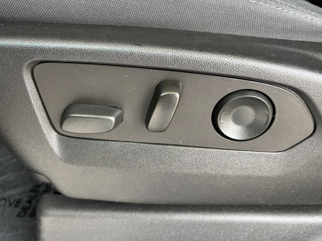 Thumbnail: 2022 Chevrolet Silverado 1500 - 21