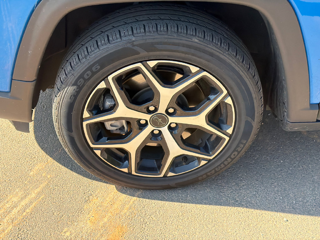 Used 2025 Blue Jeep Limited image 11
