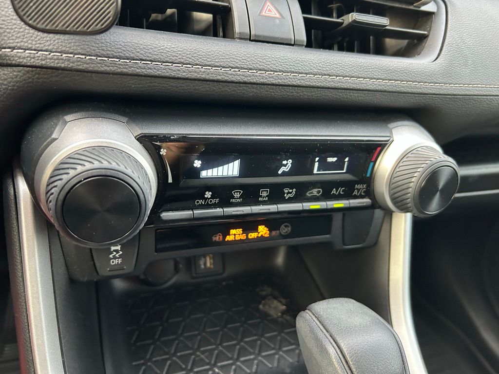 Thumbnail: 2023 Toyota RAV4 - 25