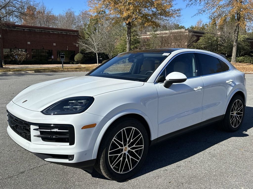 2024 Porsche Cayenne Coupe Base 4