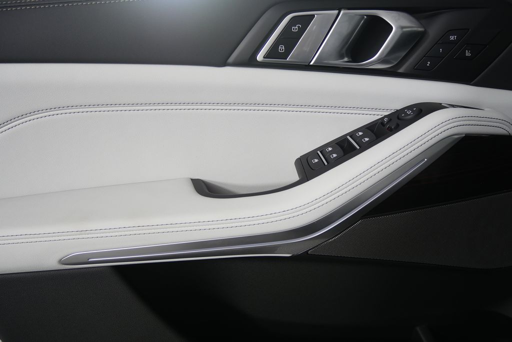 Thumbnail: 2026 BMW X5 - 9