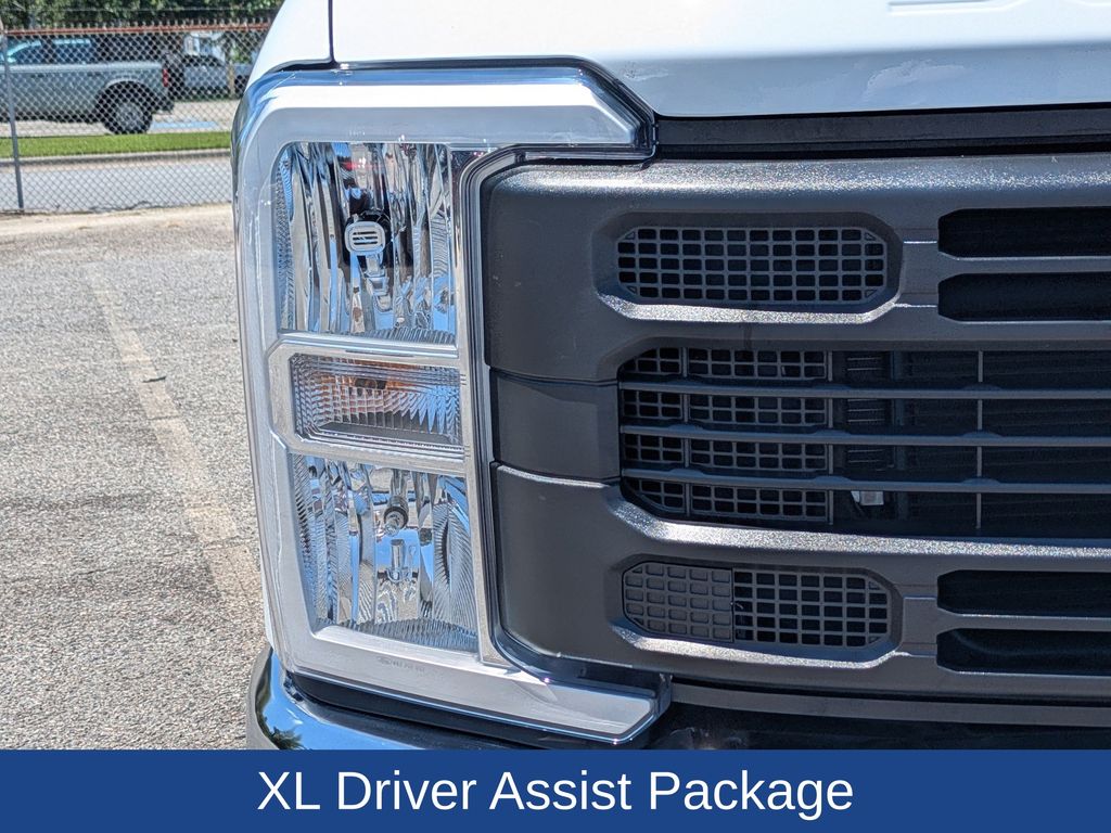 2025 Ford F-350 Super Duty XL