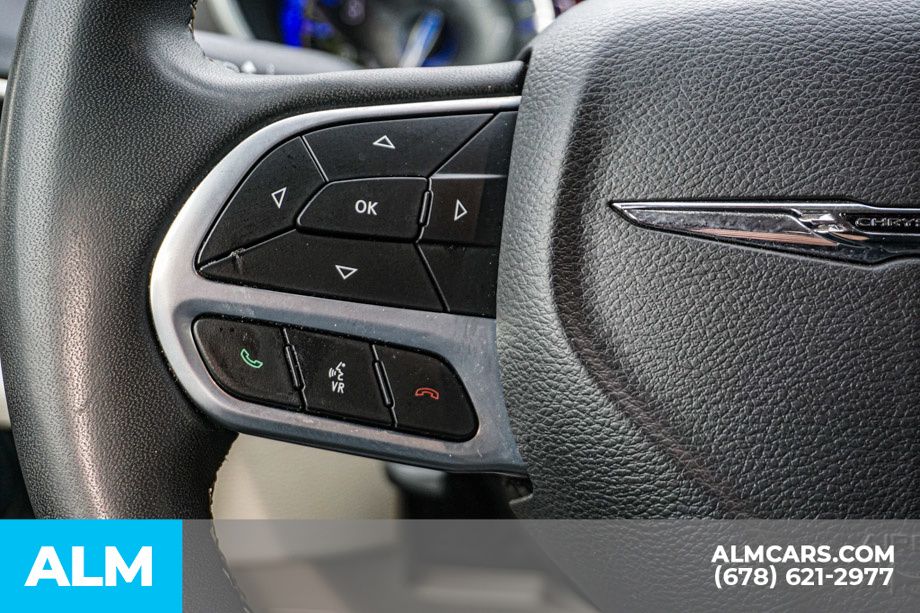 2024 Chrysler Pacifica Touring L photo 29