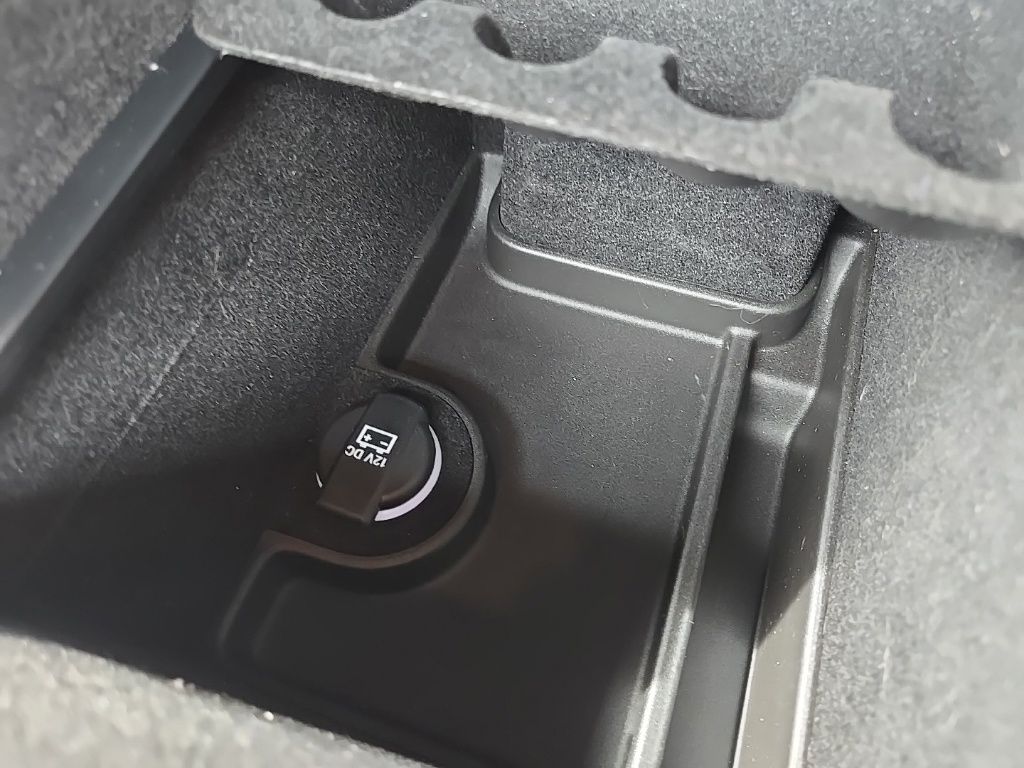 Used 2018 Silver Dodge R/T image 31