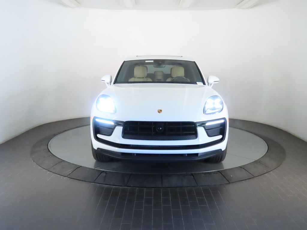 Thumbnail: 2025 Porsche Macan - 10