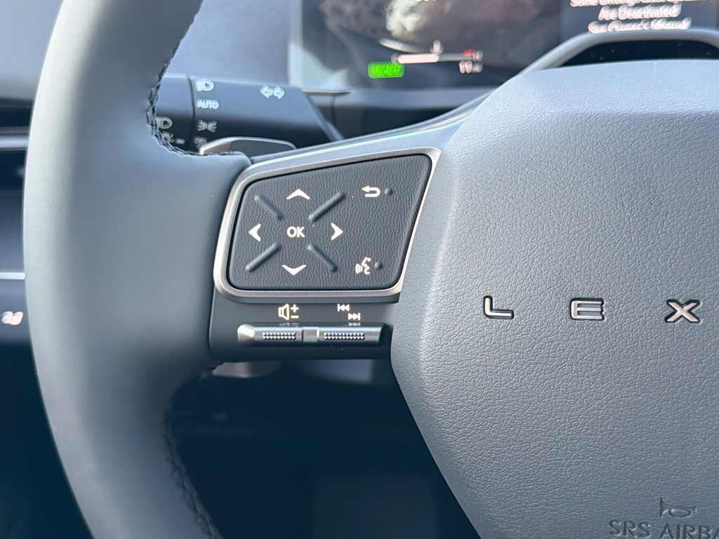 Thumbnail: 2026 Lexus ES - 26