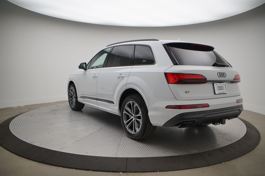 2025 Audi Q7  3