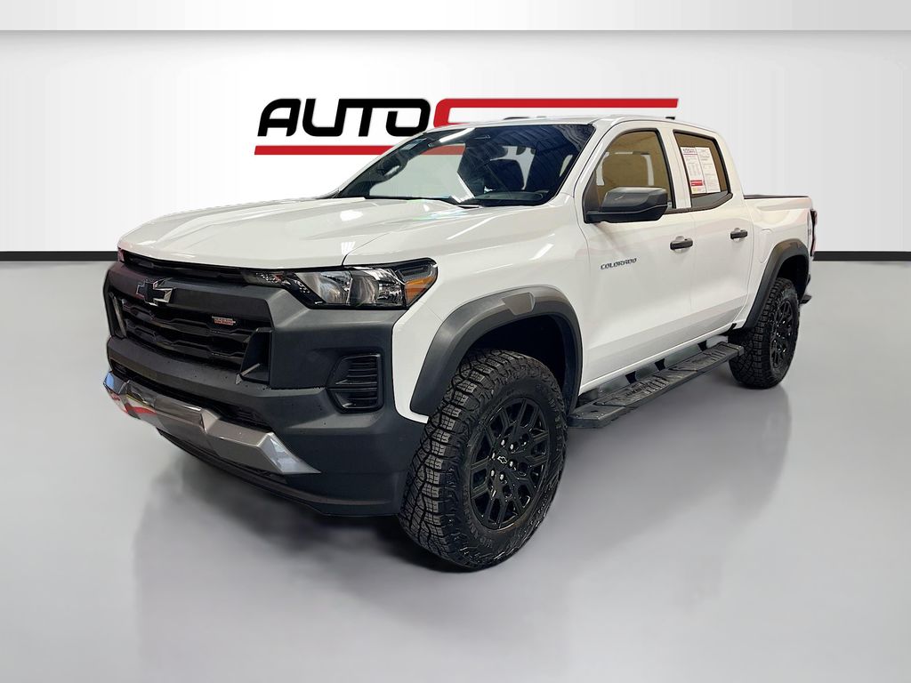 Used 2024 Summit White Chevrolet Trail Boss image 3