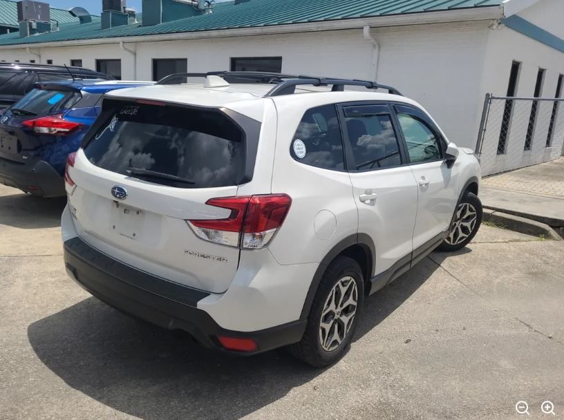 Used 2020 White Subaru Premium image 3