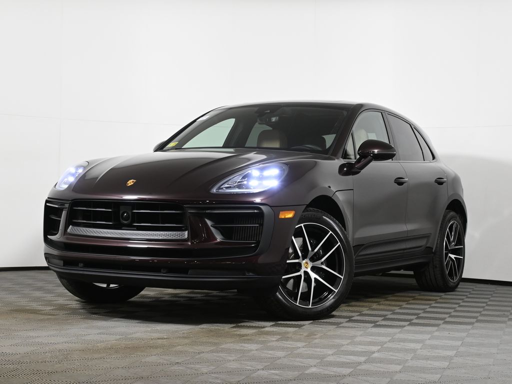 Thumbnail: 2025 Porsche Macan - 1