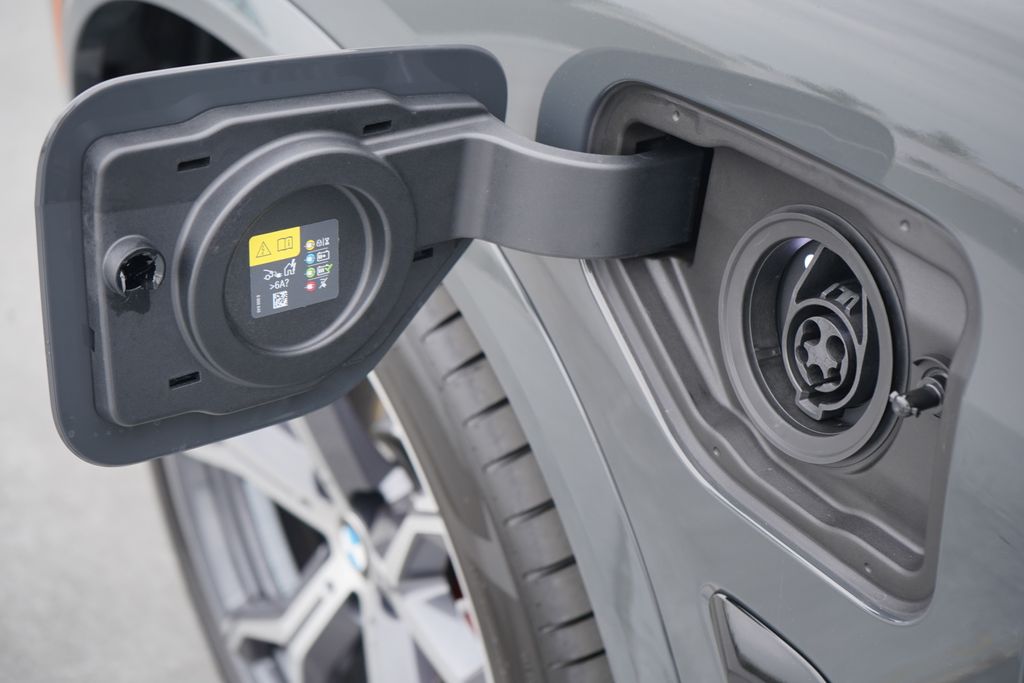 Thumbnail: 2026 BMW X5 - 6