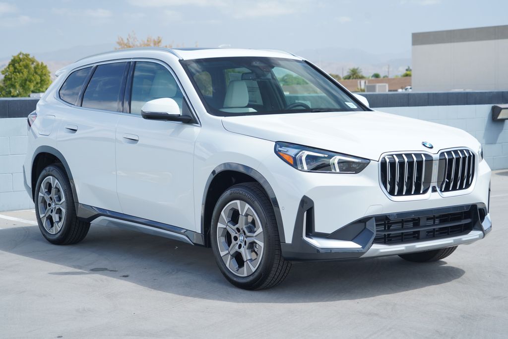 Thumbnail: 2027 BMW X1 - 3