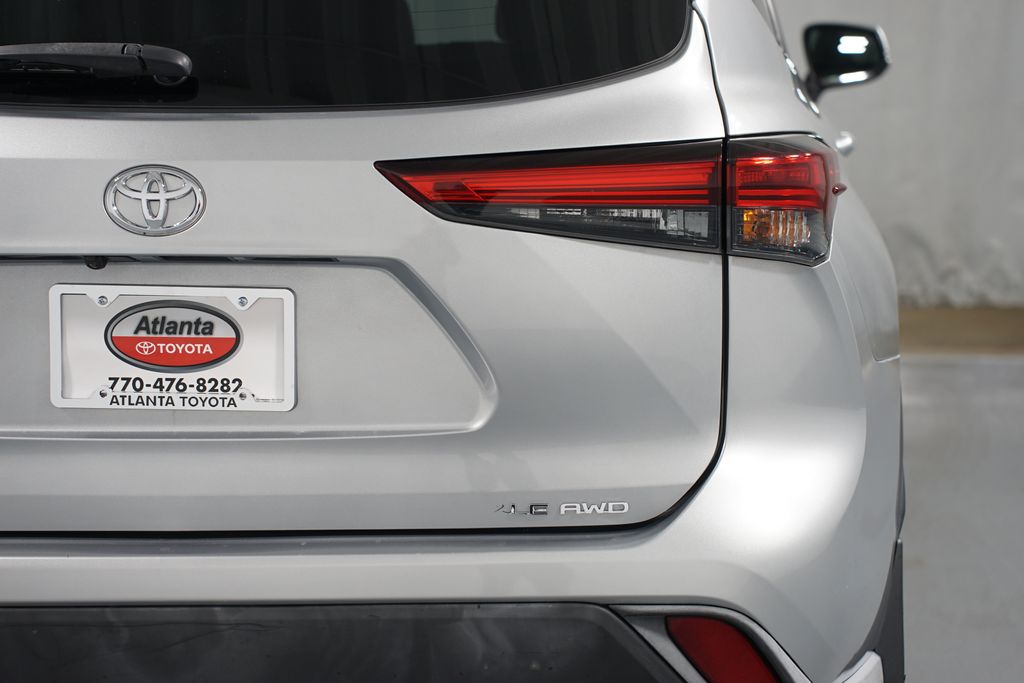 Thumbnail: 2020 Toyota Highlander - 10